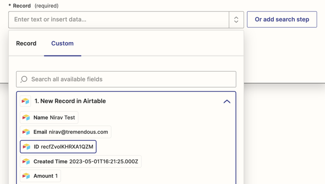 Un enregistrement personnalisé est sélectionné dans Zapier pour intégrer Airtable avec Tremendous.